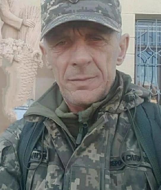Син загиблого Героя продовжує захищати Україну: на Рівненщині попрощалися з трьома Воїнами