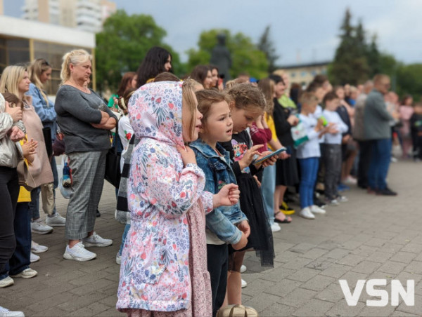 У центрі Луцька провели яскраве свято для дітей