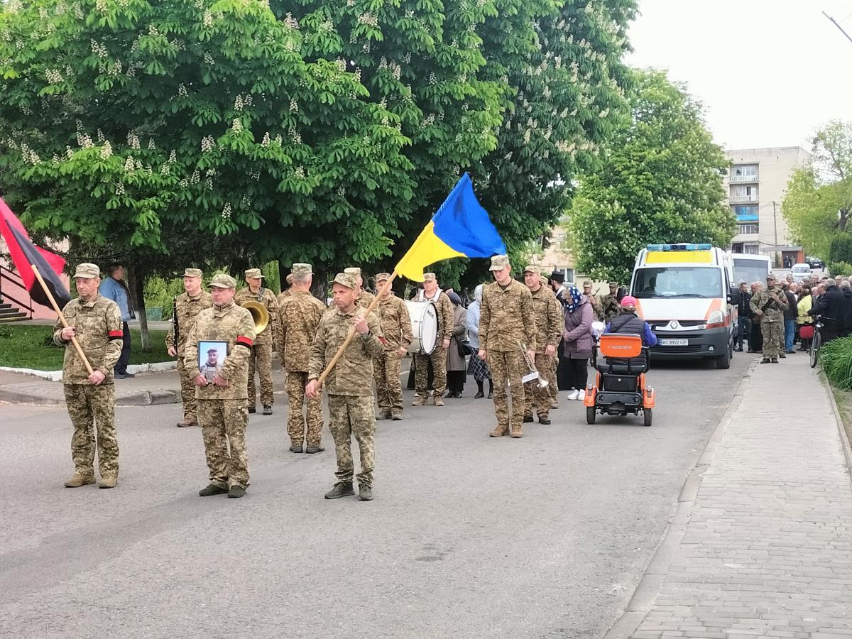 І навіть небо прощалося сльозами: на Волині провели в останню путь Героя Сергія Богуцького