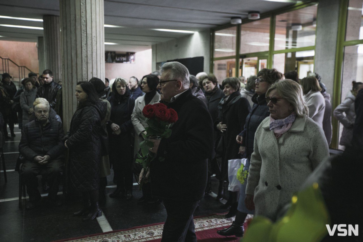 Останні оплески: у Луцьку попрощалися з народним артистом Олександром Якимчуком