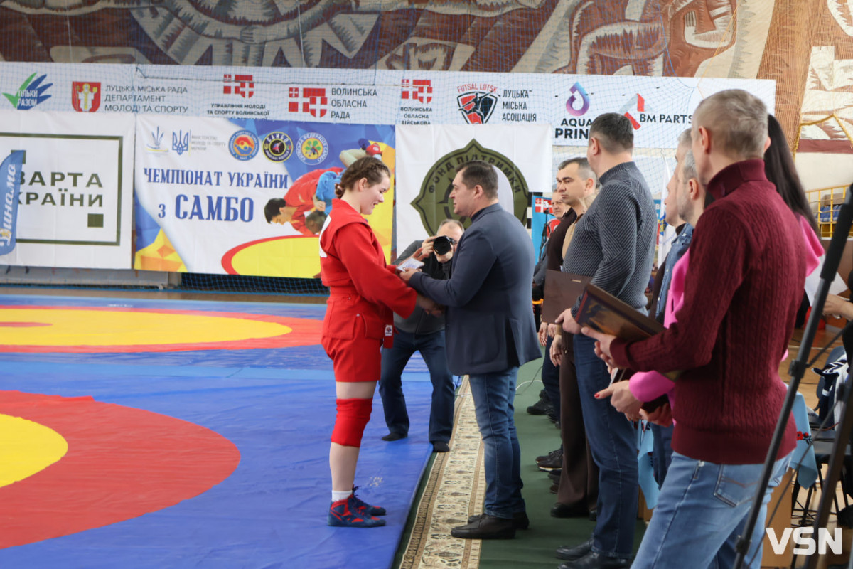 Понад 300 спортсменів у Луцьку змагаються на чемпіонаті України з самбо