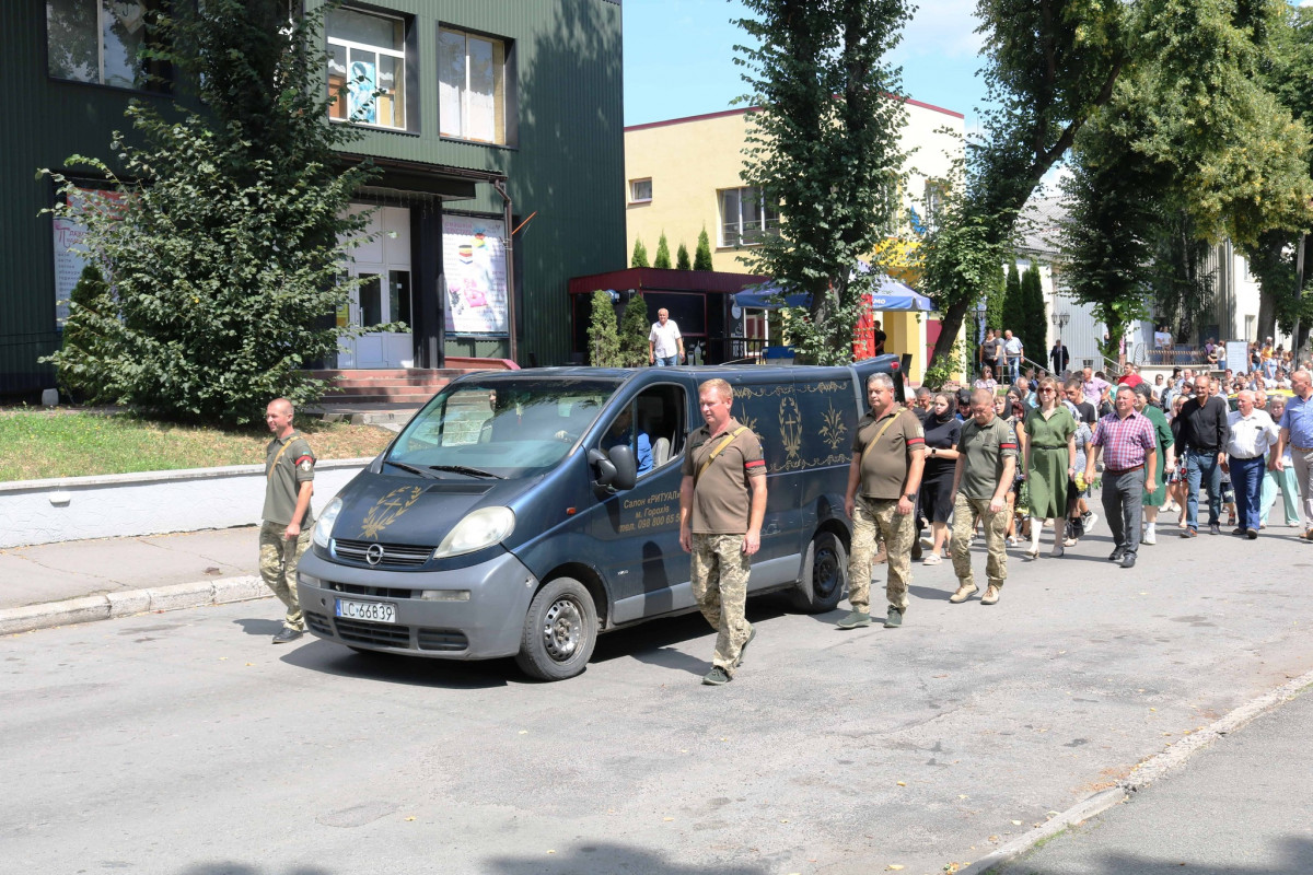 Місяць не дожив до дня народження: на Волині попрощалися з Героєм Дмитром Міцевським