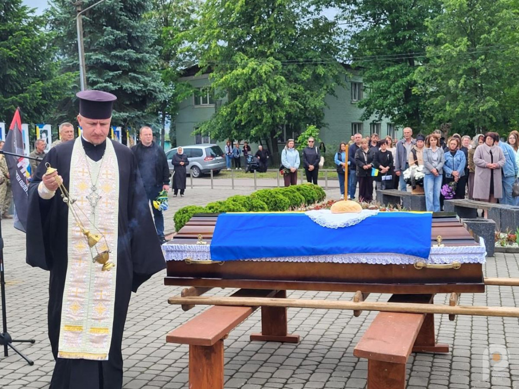 Понад два роки вважався зниклим безвісти: у громаді на Волині попрощалися з Героєм Олександром Барилюком
