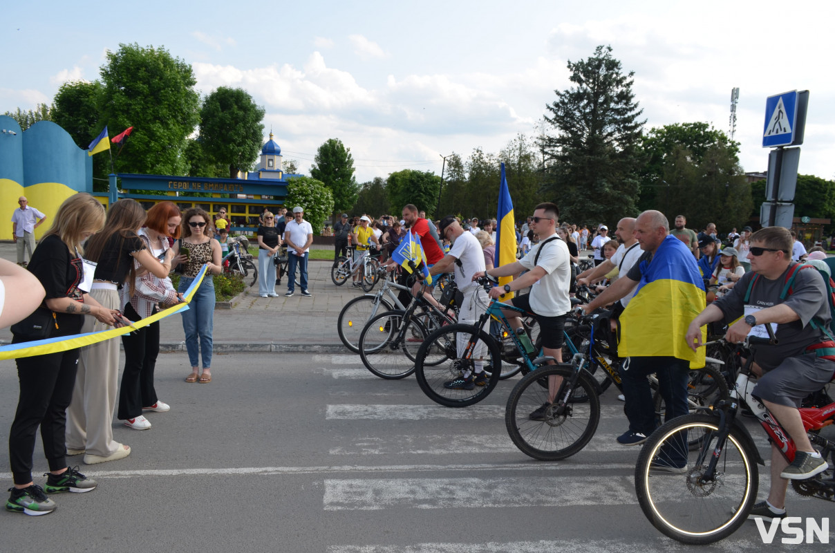 «Їду за Героя»: у місті на Волині вдруге провели благодійний велозаїзд на підтримку ЗСУ