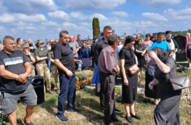 Хвороба обірвала життя: на Волині попрощались з Героєм Олегом Філіпчуком