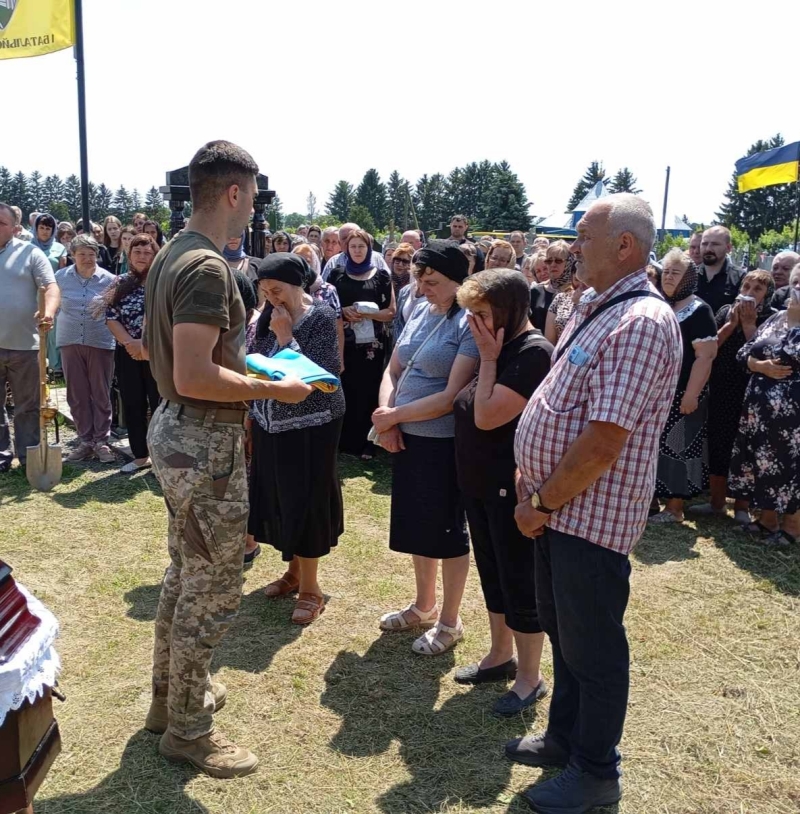 Назавжди молодий: на Волині попрощались з 26-річним Героєм Миколою Муковозом