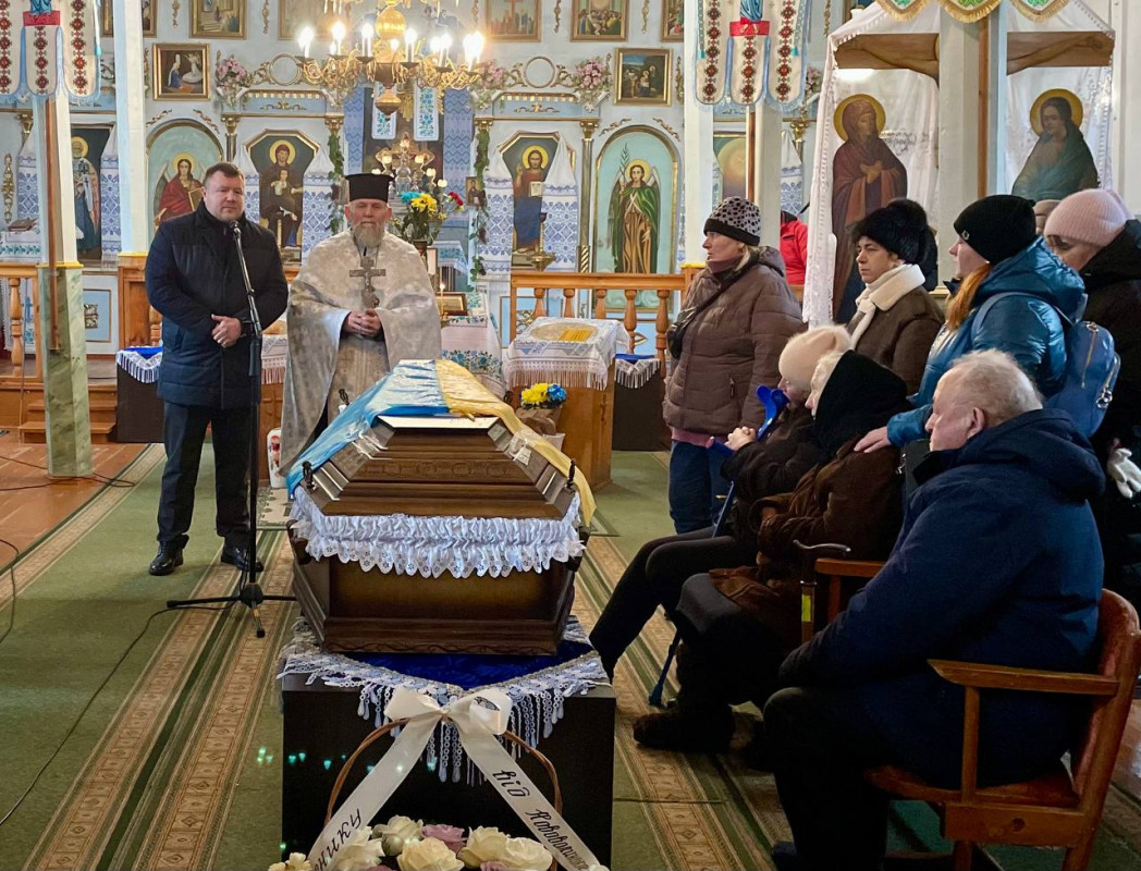 Загинув від важких поранень: на Волині попрощалися із полеглим Героєм Олександром Давидчуком