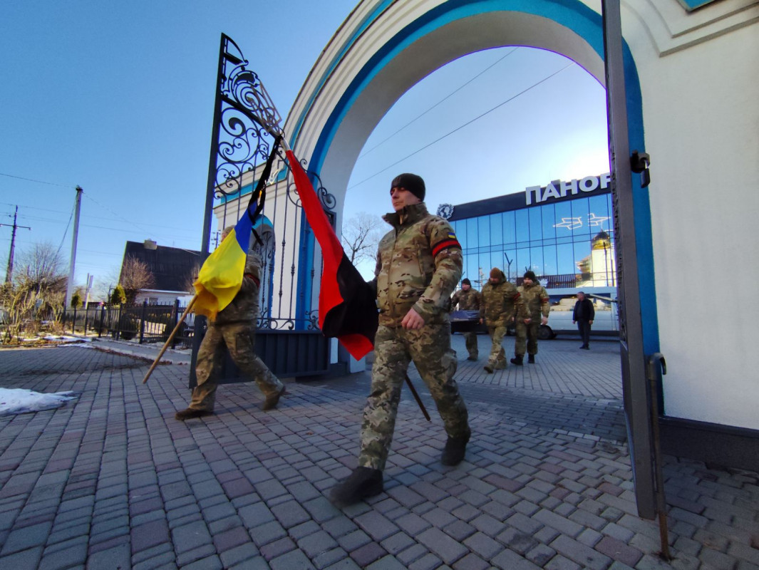 На Волині поховали військовослужбовця десантно-штурмових військ Максима Постєвку