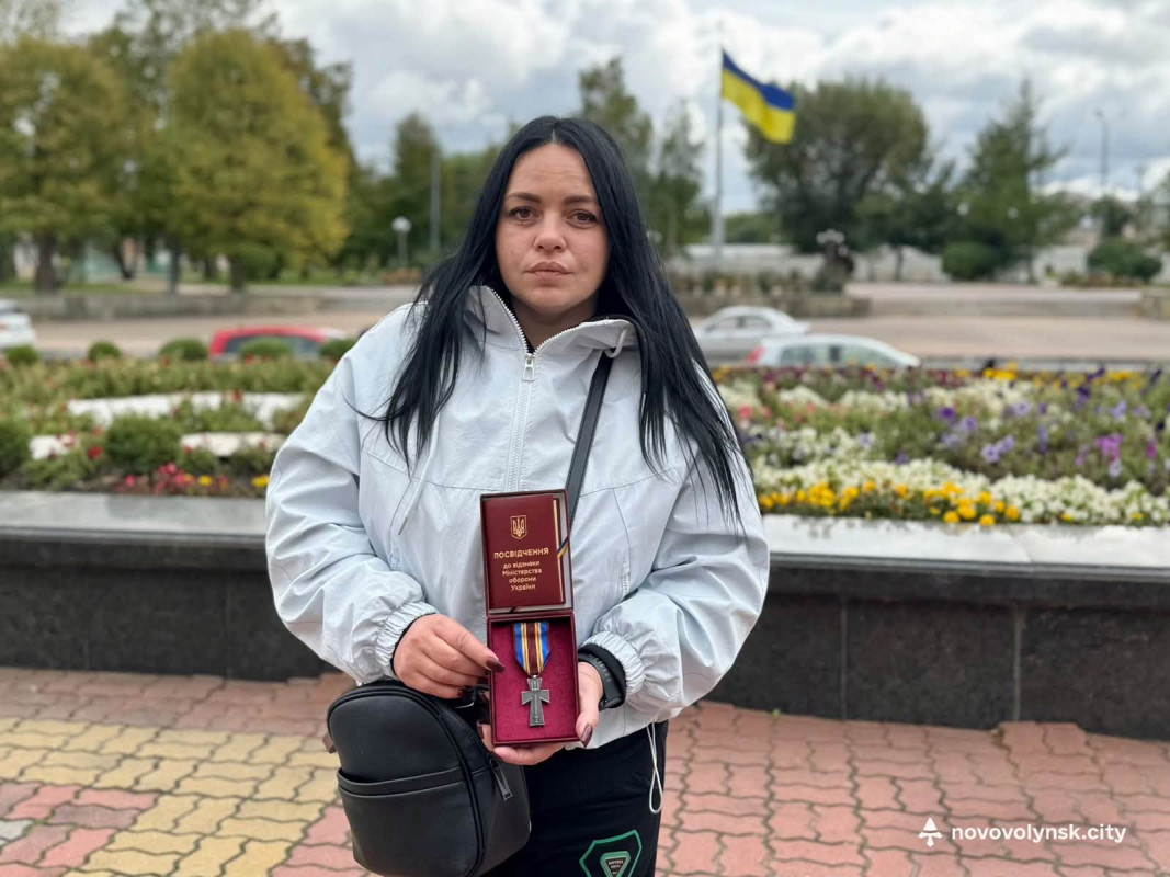 «Комбатантський хрест» та «Хрест доблесті»: трьох захисників із Нововолинської громади нагородили посмертно