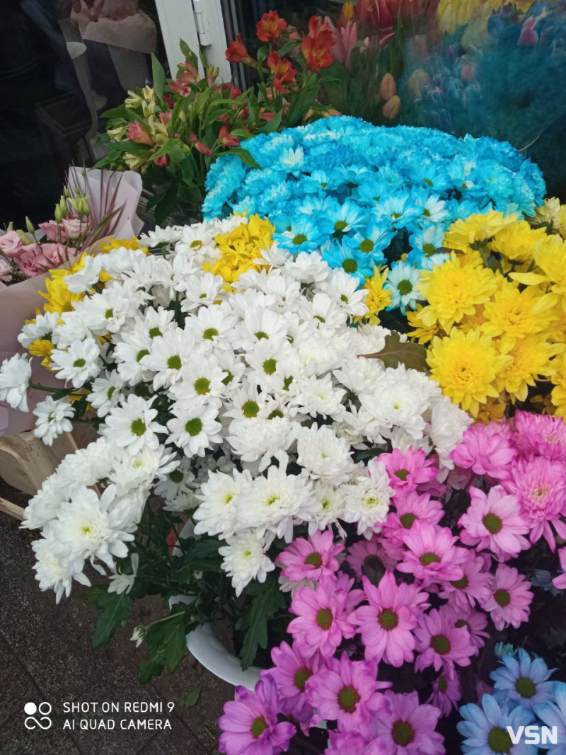 Скільки коштують квіти у Луцьку 8 березня