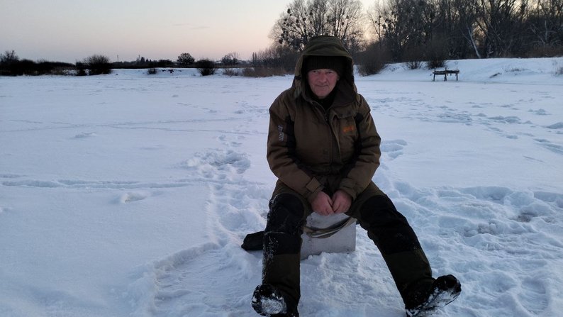 Зимова риболовля на Стиру в Луцьку: рятувальники нагадали правила безпеки на льоду