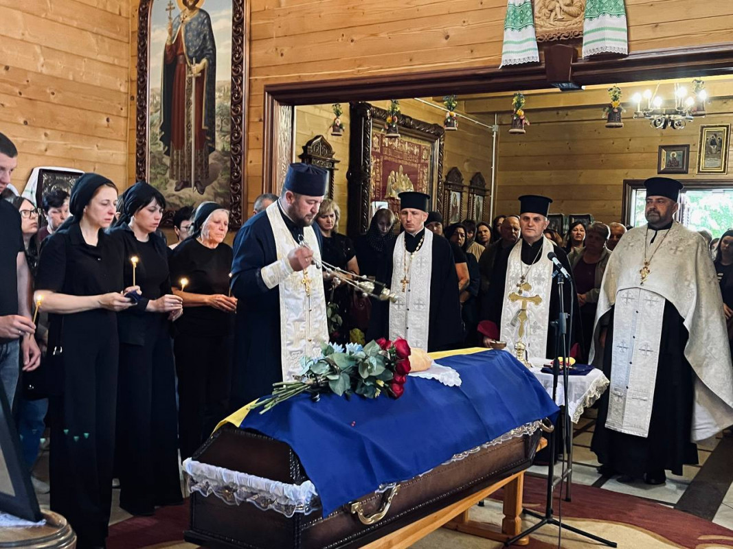 Ніколи воїн не побачить свого онука, який народився після його загибелі: на Волині поховали Героя Вячеслава Пашкова
