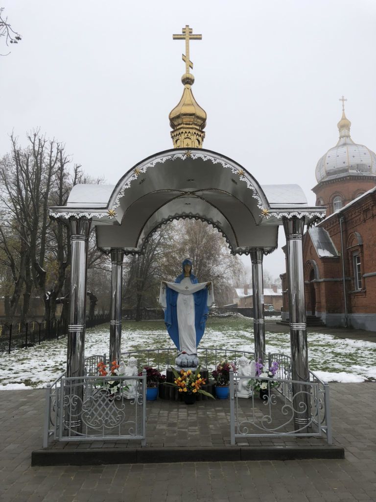 На Волині матір Героя у пам’ять загиблого сина встановила статую Божої Матері