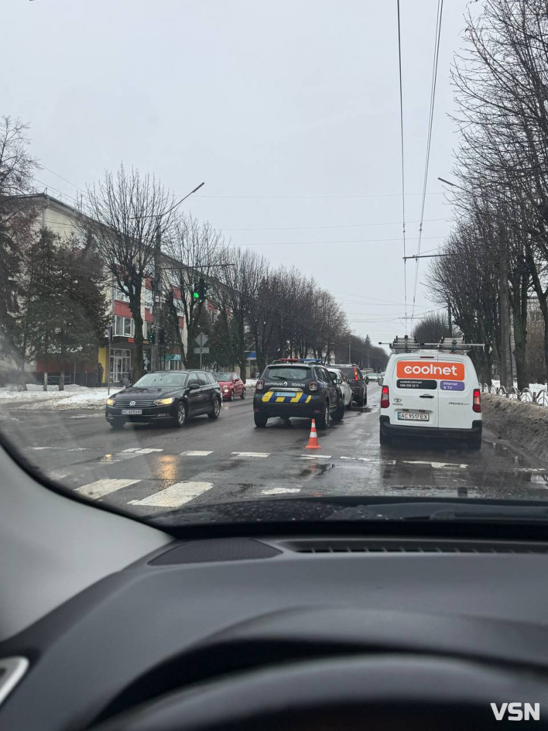 Чому у Луцьку так багато вивісок іноземною мовою і чи є тут порушення закону