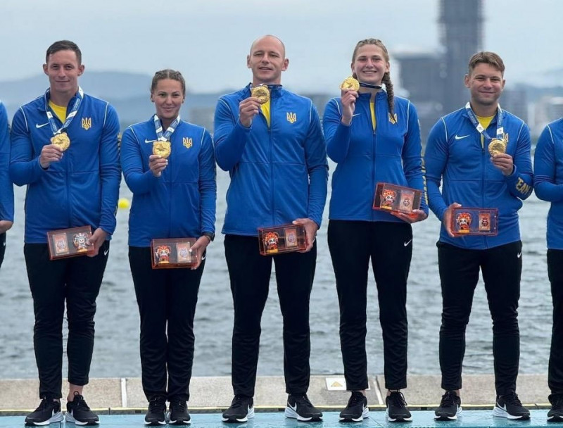 Президент України відзначив державними нагородами веслувальників з Волині