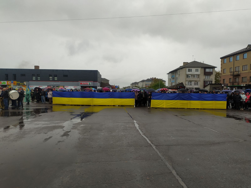 Навіть небо плакало за своїм Героєм: на Волині в останню дорогу провели загиблого Миколу Гапонюка