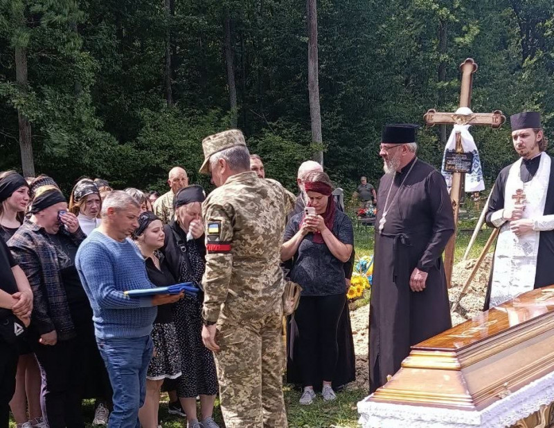 Понад рік чекали звістки: на Волині попрощалися з 23-річним Героєм, який вважався зниклим безвісти