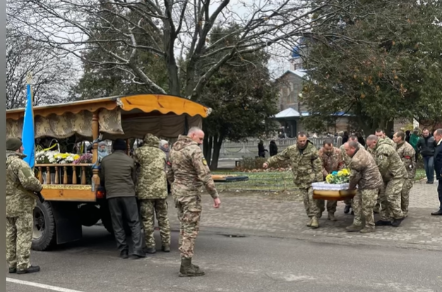 Пішов на фронт заради брата і Батьківщини: на Волині попрощалися з Героєм Олександром Шумом