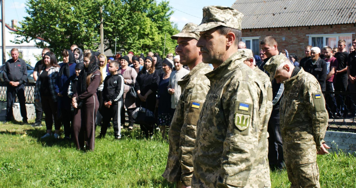 Назавжди 29: на Волині провели в останню дорогу захисника Анатолія Радчука