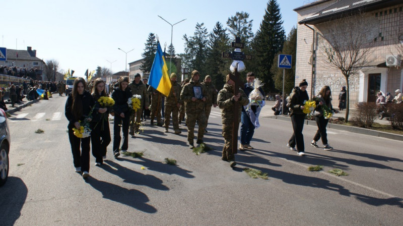 У громаді на Волині попрощалися із 23-річним розвідником «Азова» Назаром Поліщуком