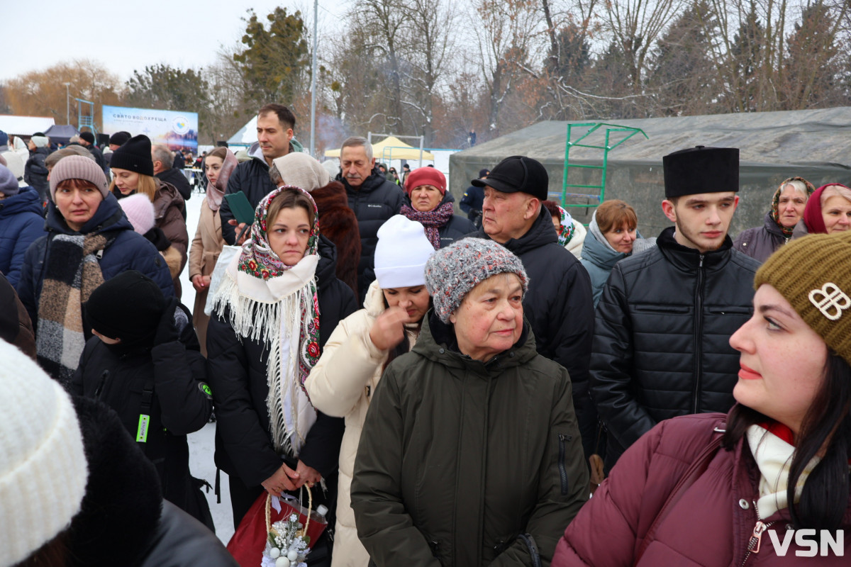 Як у Луцьку освячували воду на річці Стир. Фоторепортаж