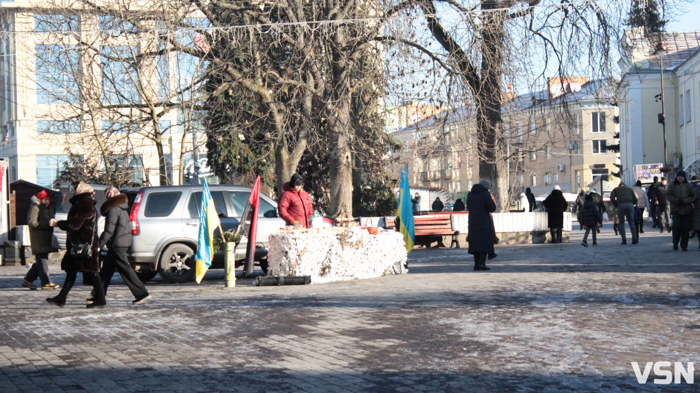 Засніжений Луцьк: як виглядають парки та двори міста взимку напередодні Нового 2026 року. Фоторепортаж
