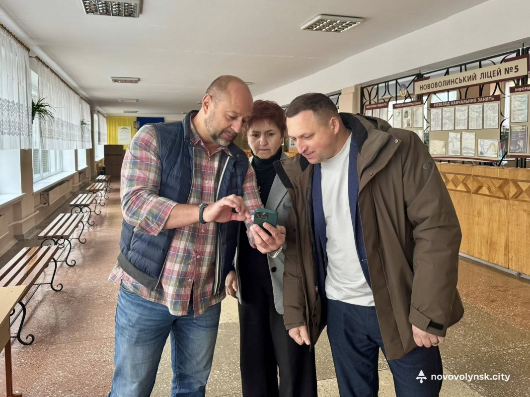 У Нововолинському ліцеї встановлюють сонячні панелі вартістю понад 121 тисяча євро