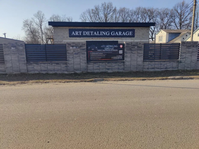 У Луцьку продають приміщення під автобізнес за 3 мільйони