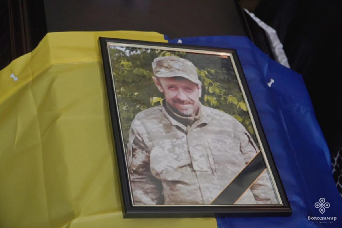 Більше року вважався зниклими безвісти: на Волині попрощались з Героєм Володимиром Оліферчуком