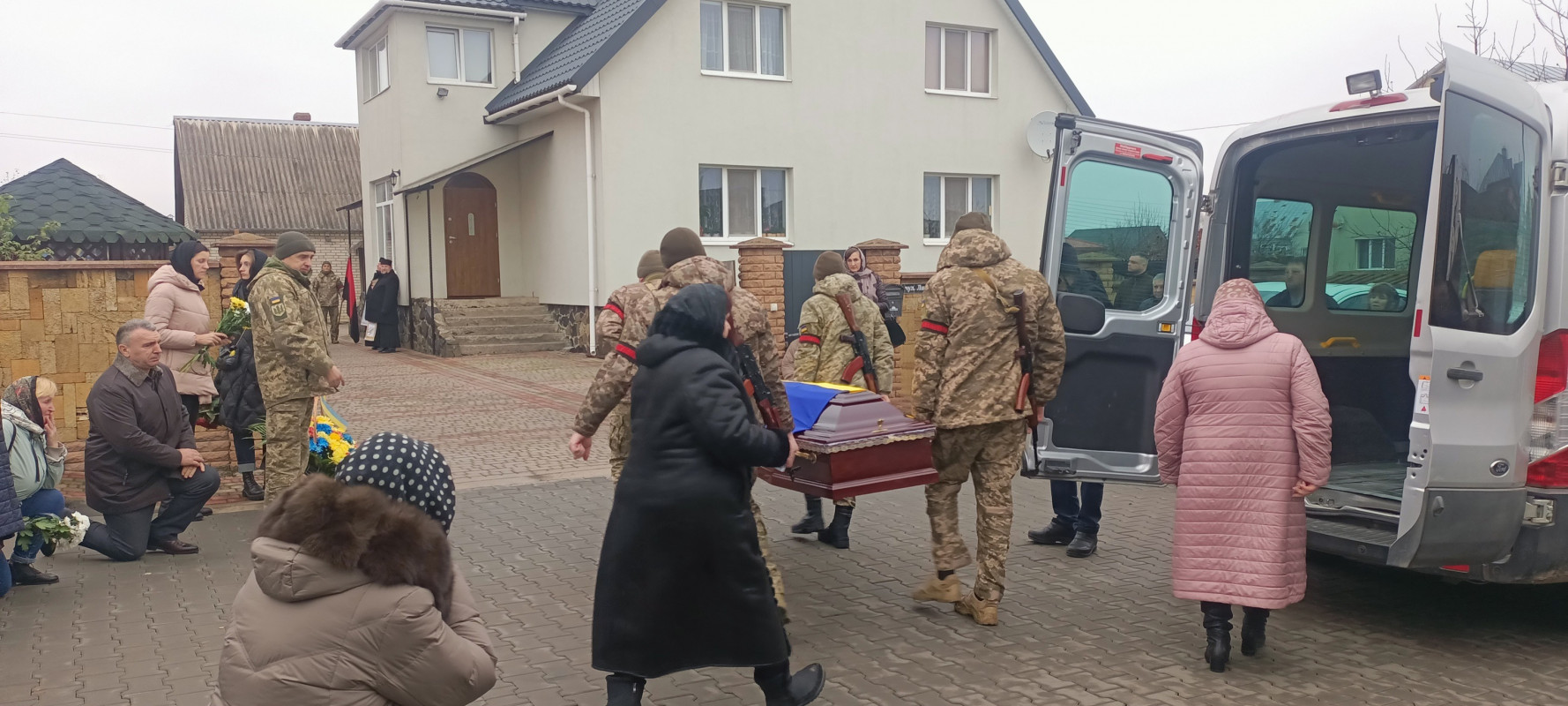 Більше року вважався зниклим безвісти: на Волині попрощалися з Героєм Іваном Шевчуком