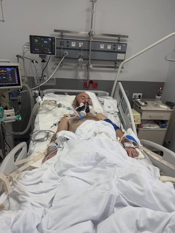 Впав у кому: відомий український співак бореться з тяжкою хворобою