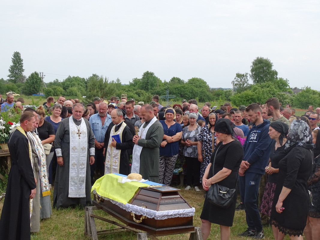 Не дожив декілька тижнів до дня народження: на Волині попрощалися із полеглим Героєм Сергієм Карпуком