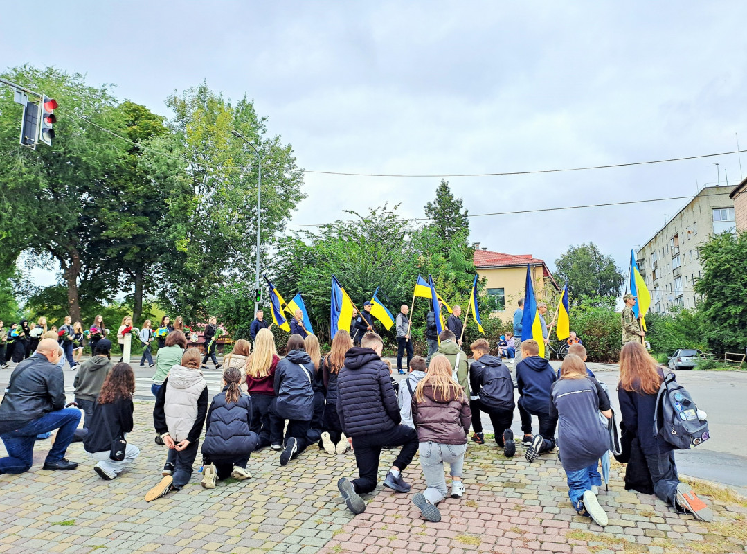 Воїн, захисник і батько чотирьох донечок: на Волині в останню дорогу провели 43-річного Героя Олександра Дригулю