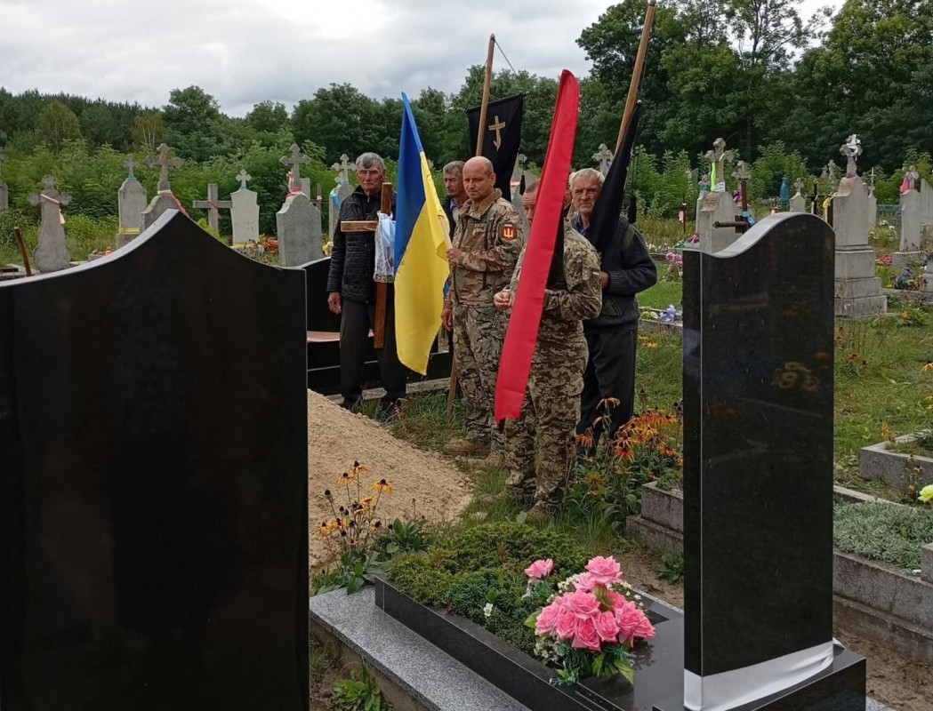 Поховали за день до 57-річчя: на Волині попрощалися із захисником Ростиславом Мельничуком