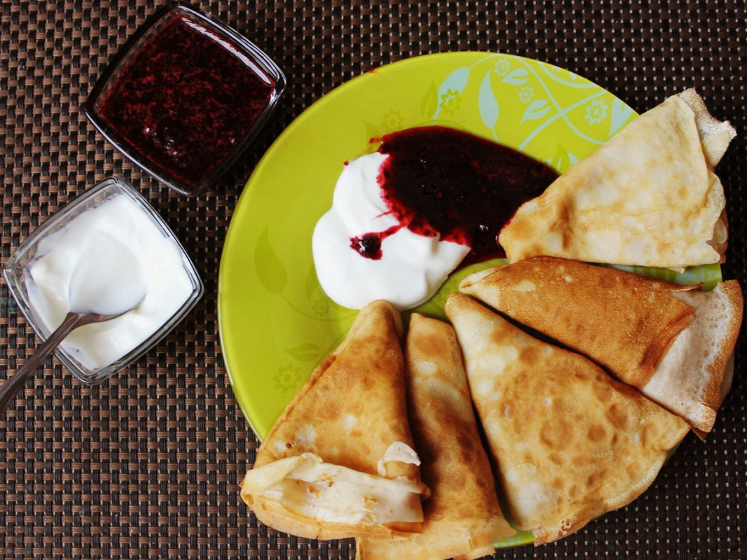 Не рвуться і не липнуть: які млинці приготувати на Масляну 2026