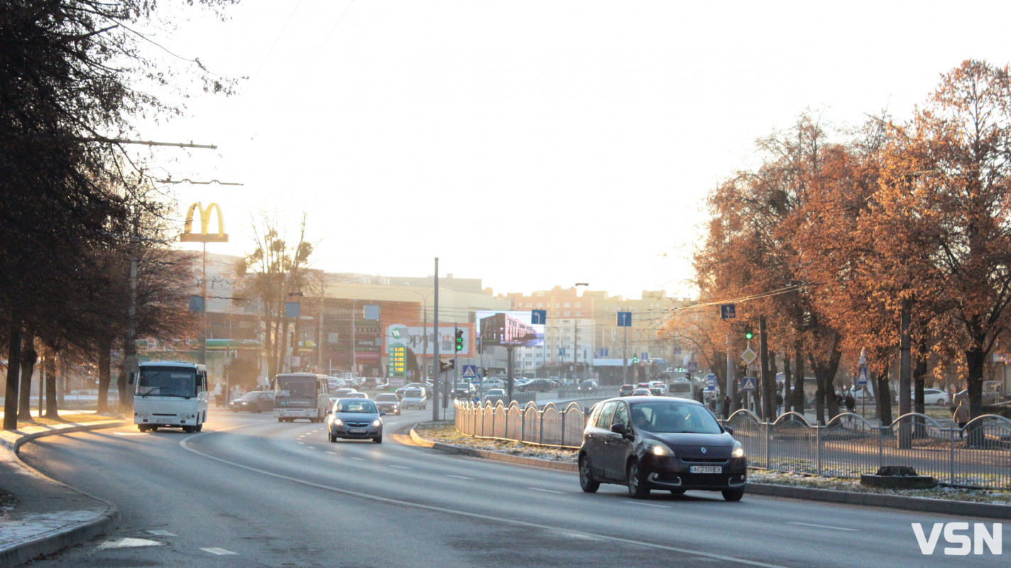 Засніжений Луцьк: як виглядають парки та двори міста взимку напередодні Нового 2026 року. Фоторепортаж