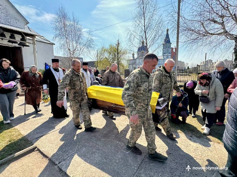 Назавжди 54: на Волині попрощалися з воїном Василем Шиленіним