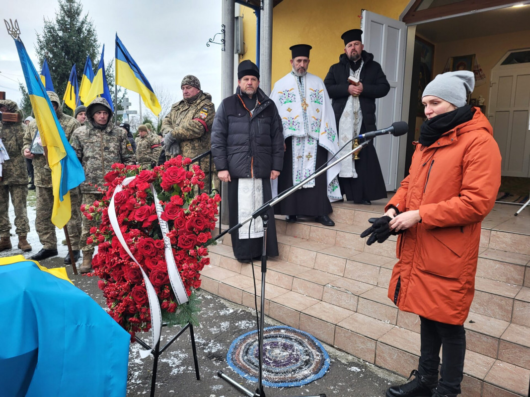 Героїчно загинув в епіцентрі бойових дій: на Волині попрощалися із добровольцем Андрієм Відніком