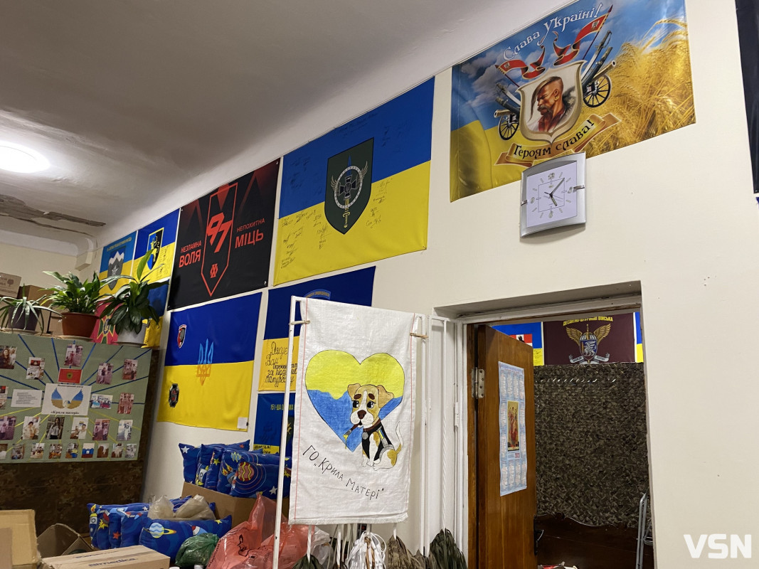 Волонтери центру «Крила матері» сплели 63 тисячі квадратних метрів маскувальної сітки