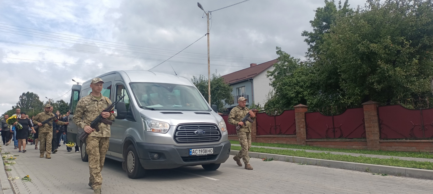 3-річна донечка втратила батька: на Волині віддали останню шану молодому Герою Гнату Валеру
