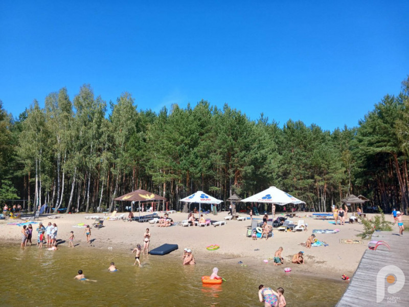 Озеро Пісочне на Волині: відпочинок, розваги та ціни 2025 року