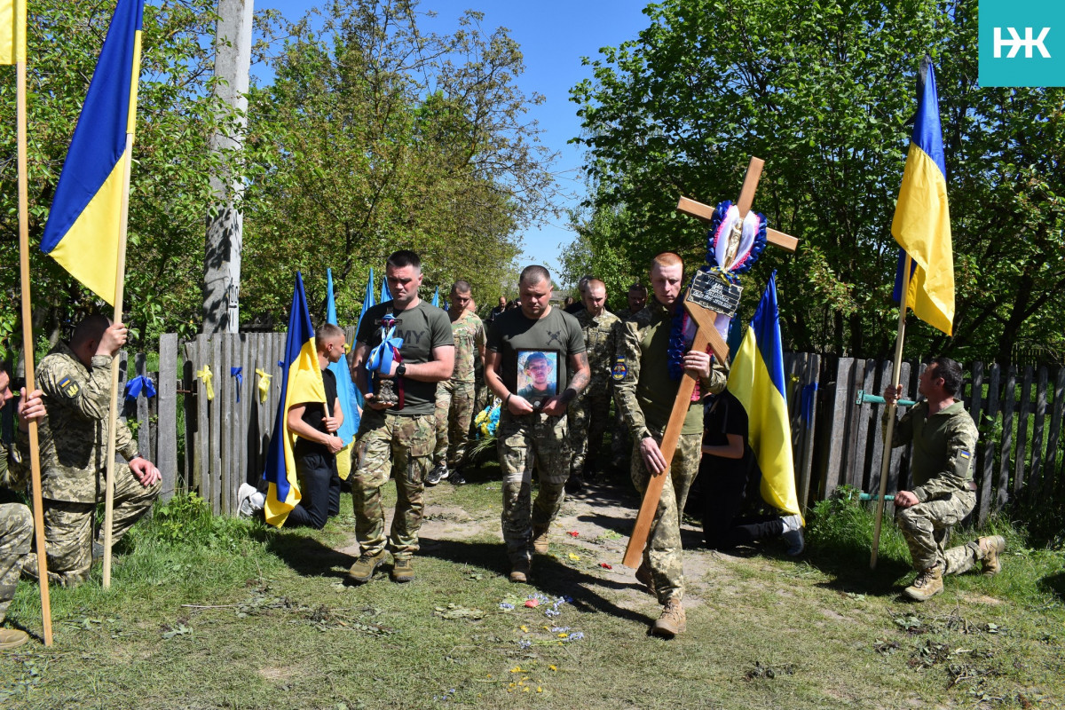 Ворожа куля вкоротила життя: на Волині попрощалися з 28-річним Героєм Іваном Мельником