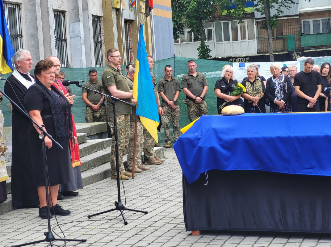Серце не витримало жахів війни: на Волині попрощались з молодим Героєм Русланом Мазуриком