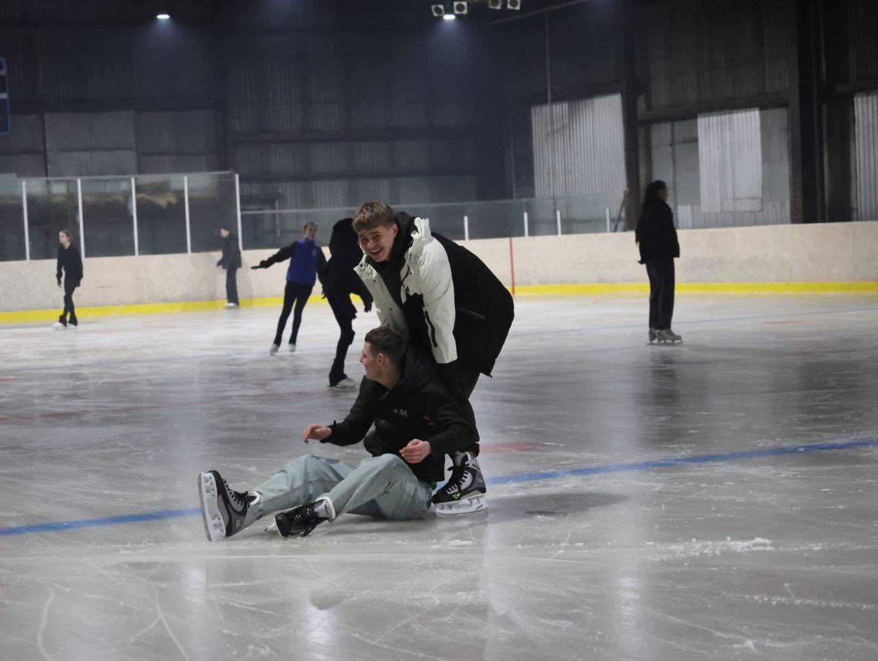 Нова локація – нові емоції: у Луцьку відкрили льодову арену «Снігова королева»