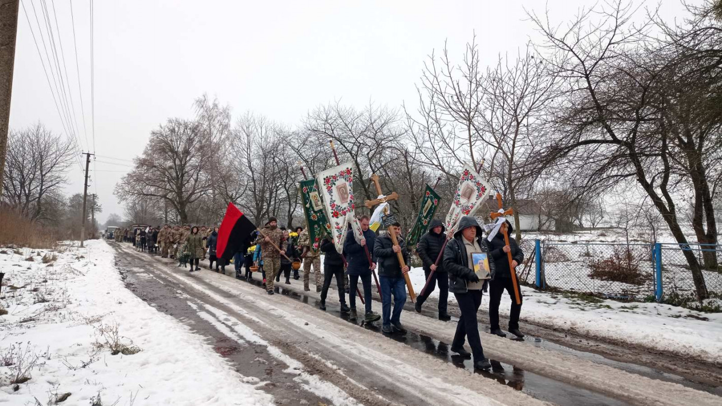 У громаді на Волині провели в останню дорогу захисника України Миколу Семенюка