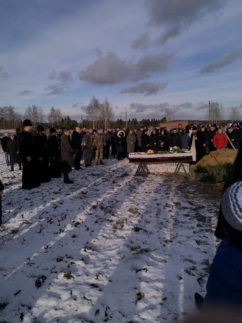 Осиротілими залишилися двоє дітей та дружина-вдова: на Волині попрощалися з Героєм Віталієм Згоранцем