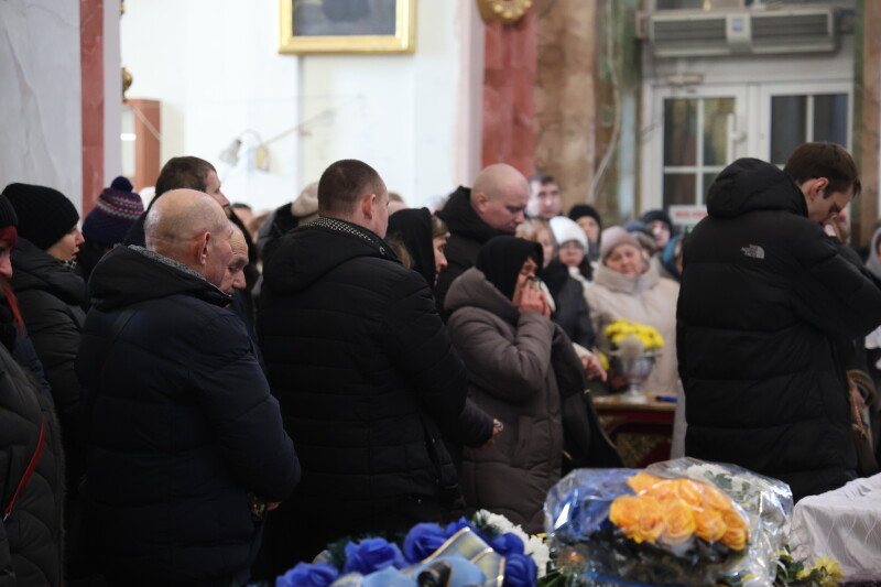 Поховання в день народження: у Луцьку попрощалися з воїном Іваном Прокопцем