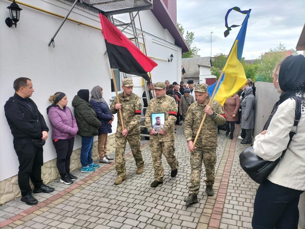 І навіть небо прощалося сльозами: на Волині провели в останню путь Героя Сергія Богуцького