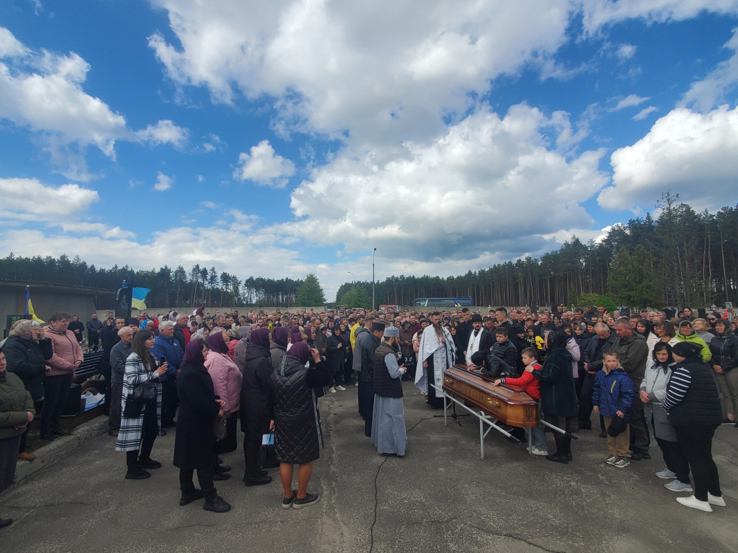 Троє синів втратили батька: на Волині попрощались з Героєм Миколою Кураном