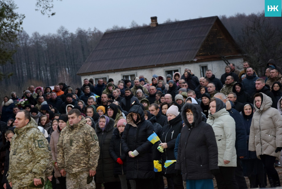 Додому через 2,5 роки після загибелі: на Волині усе село зійшлося провести зниклого раніше безвісти Героя